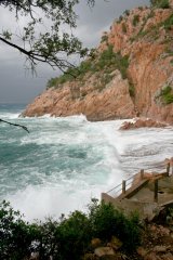 11-Fierce waves in the Anse de Ficajola